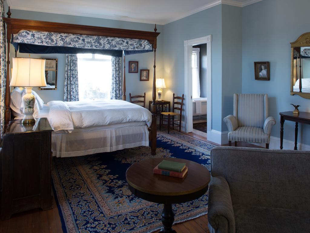 The Manor Inn Castine Екстериор снимка
