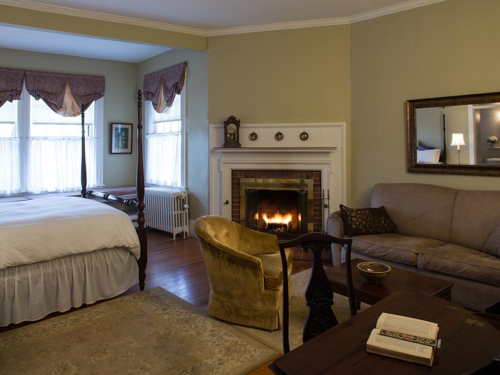 The Manor Inn Castine Екстериор снимка